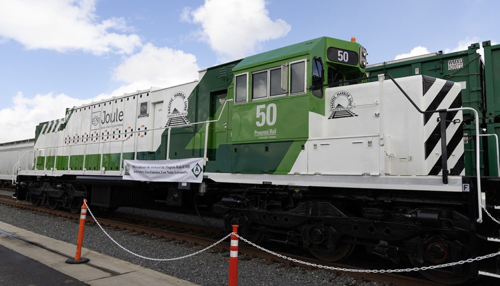 Pacific Harbor Lines joule locomotive